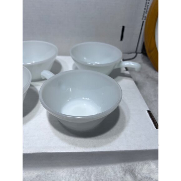 Anchor Hocking Milk Glass Ovenproof Microwaveable Handled Soup Bowls Set Of 4 - Picture 2 of 8